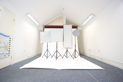 Room 1 is fitted with Elinchrom D Light 400 watt flash lights and studio continuous light for Video Filming. Colorama paper 2.72 m wide backdrop.
Behind the colorama paper is a casting area ideal for auditions, pilot videos, run throughs, production meetings and interviews.